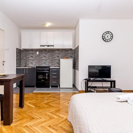 Apartman Pionir Belgrade Exterior photo